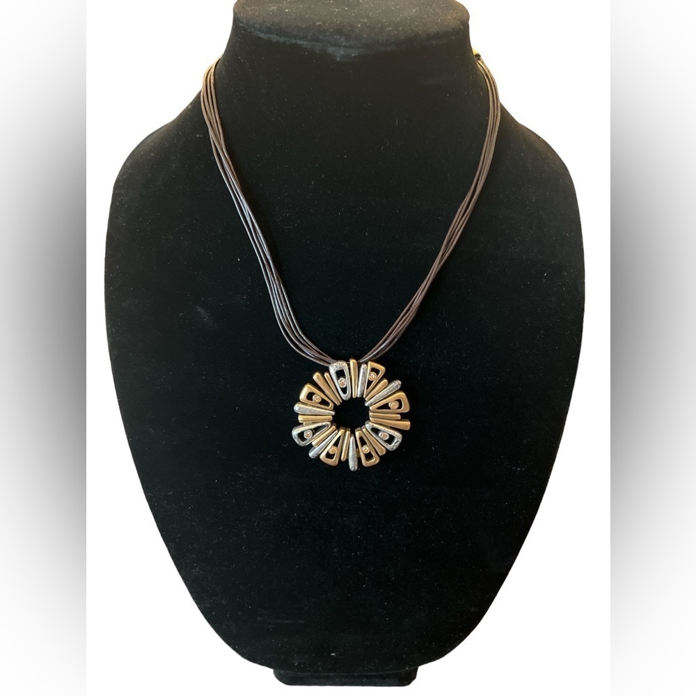 CHICO’S Pendant Necklace